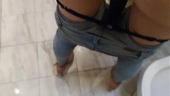 Neredeyse En Yakın Arkadaşımın Evinin Banyosunda Sikişirken Yakalanıyorduk.