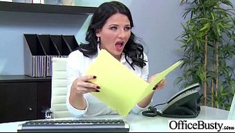 Göğüslü Güzellik Casey Cumz Ile Yoğun Hardcore Ofis Seks