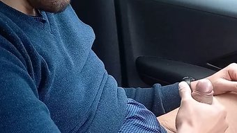 Yoga Öğretmeninin Ağız Dolusu Spermi Keyifle Yaşadığı Amatör Bir Video