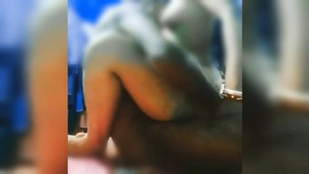 18 Yaşındaki Ev Yapımı Videoda Ağzına Dolu Dolu Boşalıyor
