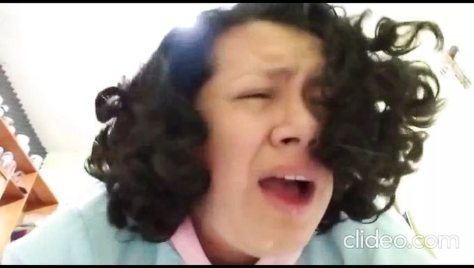 Öğrenci Öğrenci Ev Yapımı Videoda Sıcak Bir Mastürbasyon Seansı Yapıyor