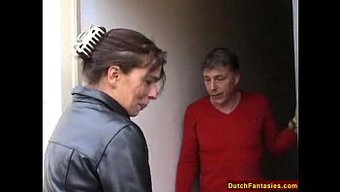 Avrupalı Üvey Anne, Utangaç Üvey Oğluna Sert Oral Seks Yapıyor