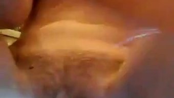 Genç (18+) Vibratörle Kendini Tatmin Ediyor