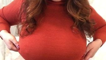 Doğal Göğüslü Amatör Milf Yaramaz Oluyor
