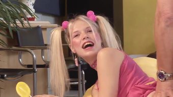Küçük Memeli Sarışın Genç Jayda Ve Max Hardcore Ile Ev Yapımı Porno