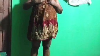 Hintli Genç, Cowgirl Pozisyonunda Arkadan Alıyor