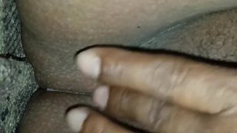 18+ Genç, Yakın Çekim Pov Deneyiminde Büyük Popolu Shemale Ile Karşılaşıyor