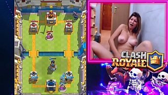 Genç Kız Culo, Clash Royale Oynarken Kendisiyle Oynuyor