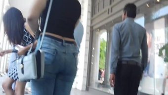 Tayt Giyen Hintli Kız Poposunu Siktiriyor