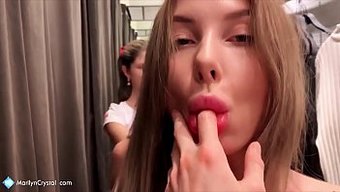 Gina Gerson Ve Marilyn Crystal Tutkulu Lezbiyen Eylemine Dalıyorlar