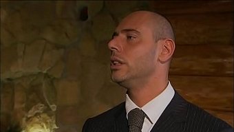 Sarışın Porno Yıldızının Sert Sikişini Hd Olarak Yeniden Canlandırıyor