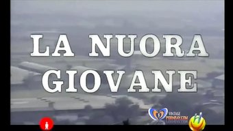 Retro Italyan Filmi Genç Ve Güzel Simonetta Stefanelli'Yi Sergiliyor