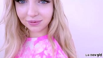 Casting Couch Babe Gives An Amazing Blowjob