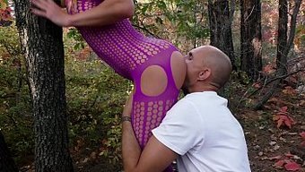 Milf Model, Fotoğrafçıyla Açık Havada Seksin Tadını Çıkarıyor