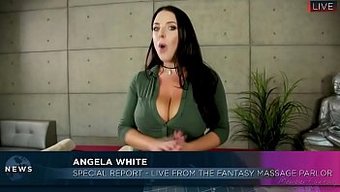 Lena Paul Ve Angela White'In Lezbiyen Masajı Sıcak Bir Buluşmaya Dönüşüyor