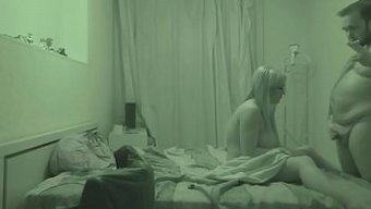 Amatör Rus Çift, Köpek Stili Videoda Sarışın Fahişeyle Bdsm Keşfediyor