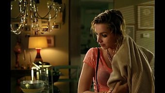 Ana De Armas Sıcak Bir Oral Ve Seks Sahnesinde