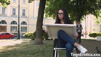 Genç Sanatçı Regina Sparks Ile Tutkulu Bir Samimiyet
