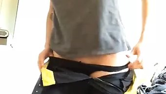 Işten Gelen Bir Bebek Olan Vannah Sterling, Ev Yapımı Bir Videoda Mastürbasyon Yapıyor