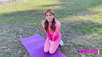 Tombul Adam, Bir Halka Açık Parkta Perulu Bir Aktrisle Ateşli Bir Karşılaşma Yaşıyor
