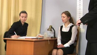 Avrupa Ofis Çalışanları Sıcak Dört Yönlü Seks Videosunda