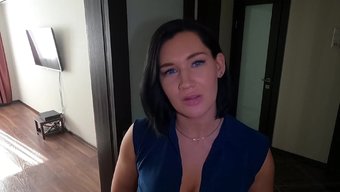 Sıcak Bir Milf Anne, Bu Videoda Matematik Ve Daha Fazlasını Öğretiyor