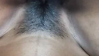 Hintli Üniversite Kızının Erkek Arkadaşıyla Sert Ve Sert Seks Yaptığı Sızdırılmış Bir Video