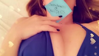 Bu Ateşli Bebek, Yaramaz Bir Videoda Doğrulanırken Izleyin.