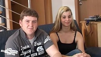 Blasen Sevgilisi Melanie, Ev Seçmelerinde Oral Becerilerini Sergiliyor