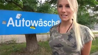 Büyük Göğüsler Ve Güzel Bir Creampie Sıcak Bir Videoda