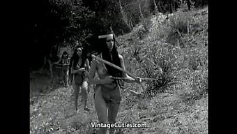 Retro Hint Ve Kovboy Çiftlerle Vintage Videoda Grup Seks