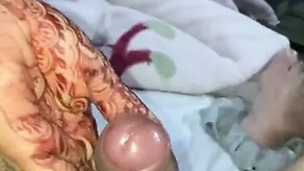 Genç Bir Kızla Yatak Odasında Am Yalama Ve Sikişme