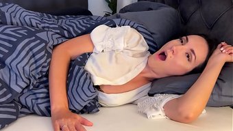 Güzel Kadın, Muhtemelen Eva Keks, Alman Cazibesi Ve Esmer Cazibesiyle Üvey Oğluyla Sikişiyor.