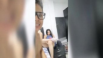 Bir Kız Arkadaşının Para Karşılığında Eve Getirdiği Video Isteği