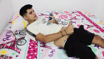 Cuckold: Sıcak Bir Esmer Fahişeyi Arkadan Becerirken Ve Zengin Göğüslerine Boşalırken Izleyin