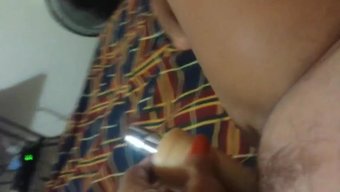 Olgun Kadın Dildo Ile Solo Oyunun Tadını Çıkarıyor
