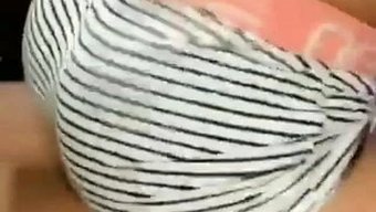 Siyah Kadın Hd Videoda Anal Seksle Mutlu Oluyor