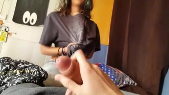 Hintli Kadının Güzel Bir Sakso Çektiği Ev Yapımı Video