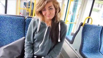 Tramvayda Mastürbasyon: Bir Kızın Gizli Fantezisi