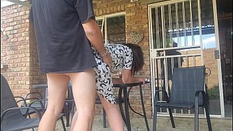 Bir Çiftin Açık Hava Sergici Seansı Ev Yapımı Bir Creampie'Ye Yol Açıyor