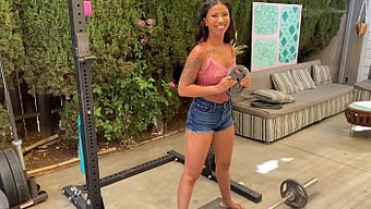 Ebony Porno Yıldızı Ameena Green, Çoklu Seks Pozisyonları Ve Yoğun Orgazm Yaşıyor