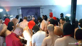 Alman Swinger Grup Seksinde Sakso Ve Anal Eğlence
