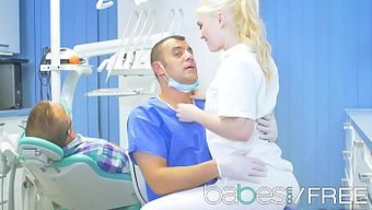 Sıcak Oral Eylemde Boşalmaya Aç Bebekler