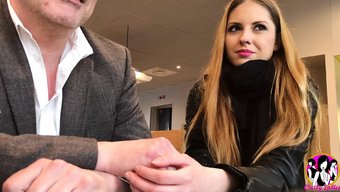 Esmer Güzellik Rebecca Volpetti, Iki Büyük Yarrağıyla Üçlü Yapmaktan Keyif Alıyor