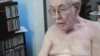 Bu Amatör Videoda Genç Bir Adamın Kendini Tatmin Etmesini Izleyin