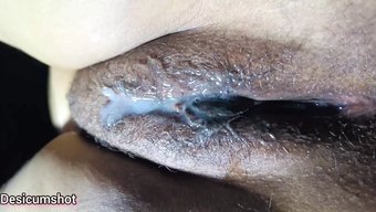 Bu Seksi Bakirenin Ilk Kez Amını Siktirerek Sert Boşalmaya Hazır Olun!