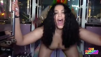 Büyük Popolu Cosplayer, Halka Açık Alanda Arkadan Sikişiyor
