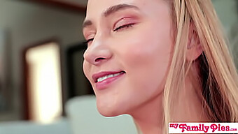 Üvey Kızın Üvey Babasıyla Sert Seks Ve Içine Boşalma Arzusu