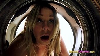 Adım Fantezisi Gerçekleştikçe Büyük Popo Ve Göğüsler Hoplar. - Nikki Brooks