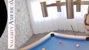 Dövmeli Esmer Bir Siyah Adamla Tutkulu Bir Buluşmaya Dalıyor, Zevk Veriyor Ve Alıyor